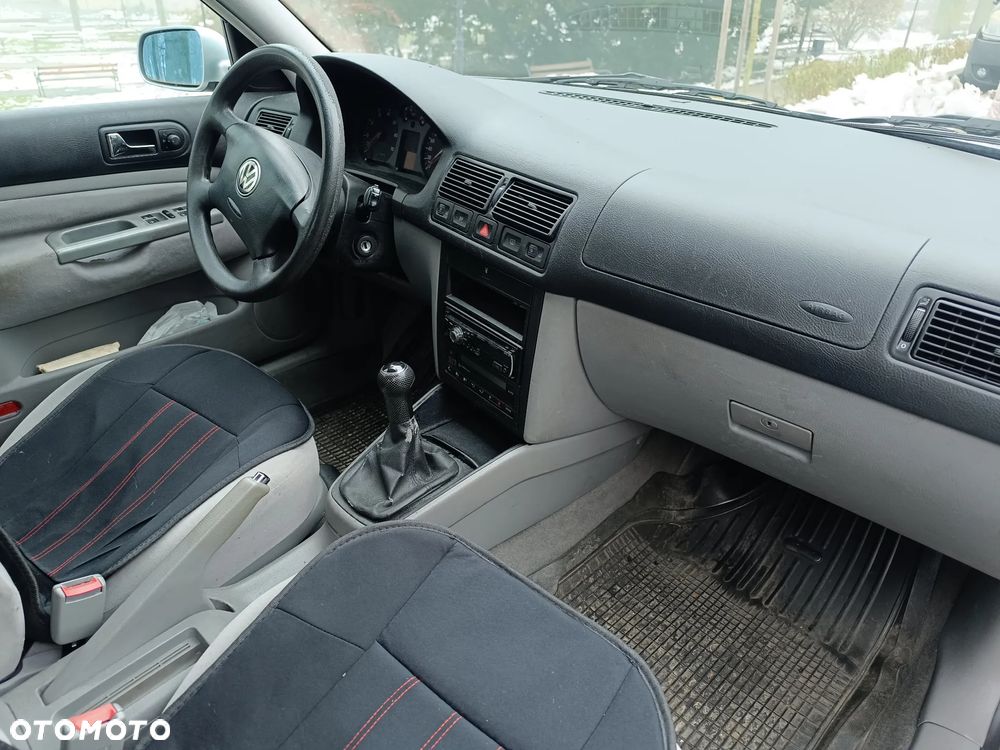 Volkswagen Golf 1.6 - 12