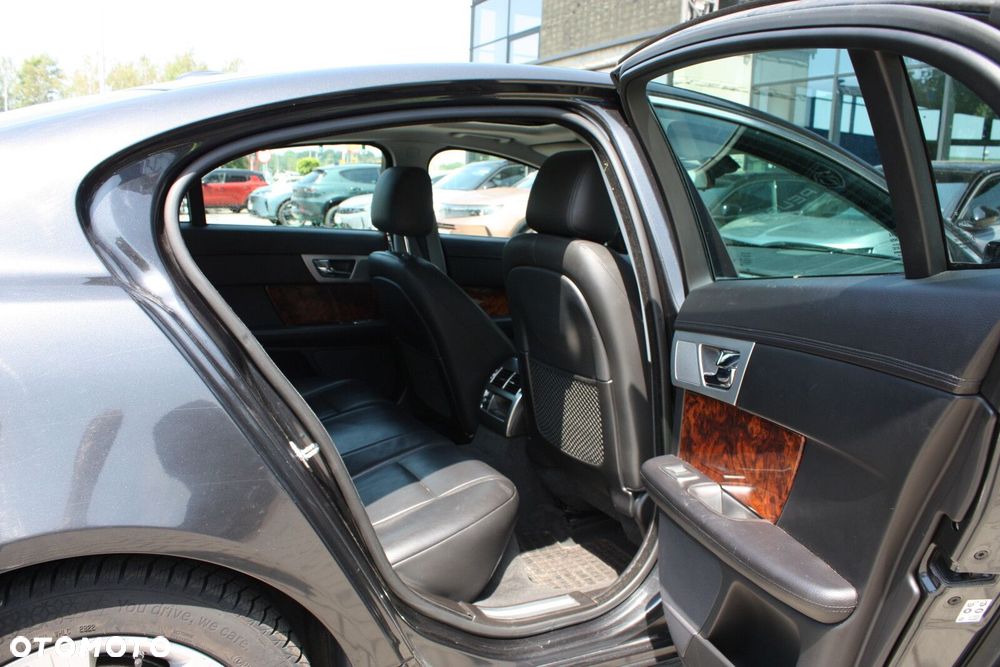 Jaguar XF 3.0 V6 D S Luxury - 17
