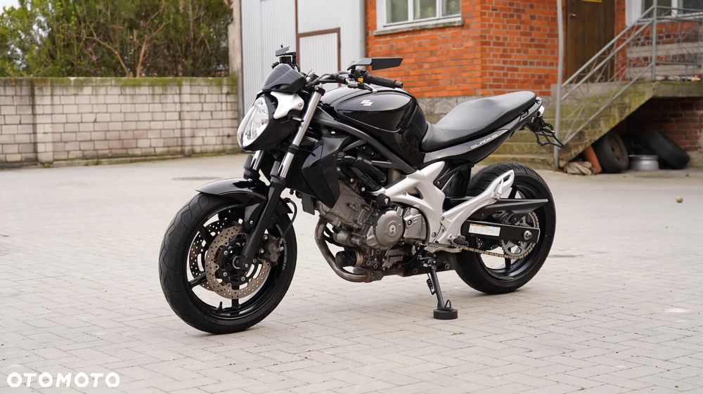 Suzuki Gladius - 5