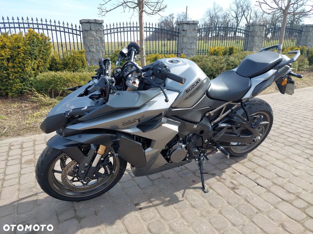 Suzuki GSX 1000 - 2