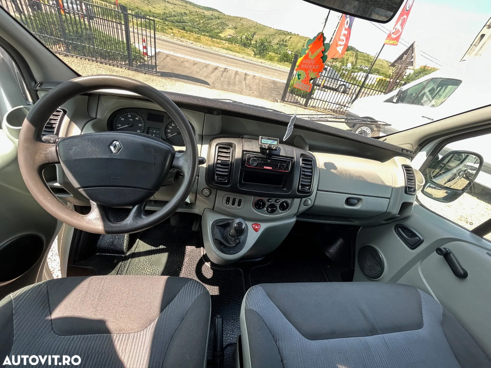Renault Trafic - 9