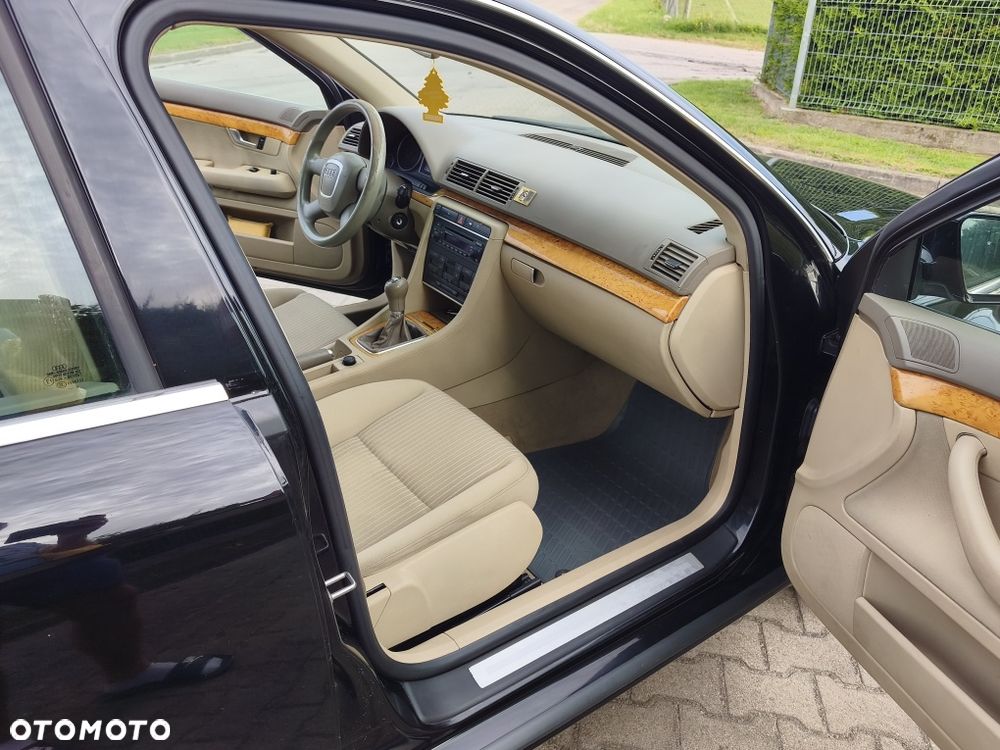 Audi A4 Limousine - 6