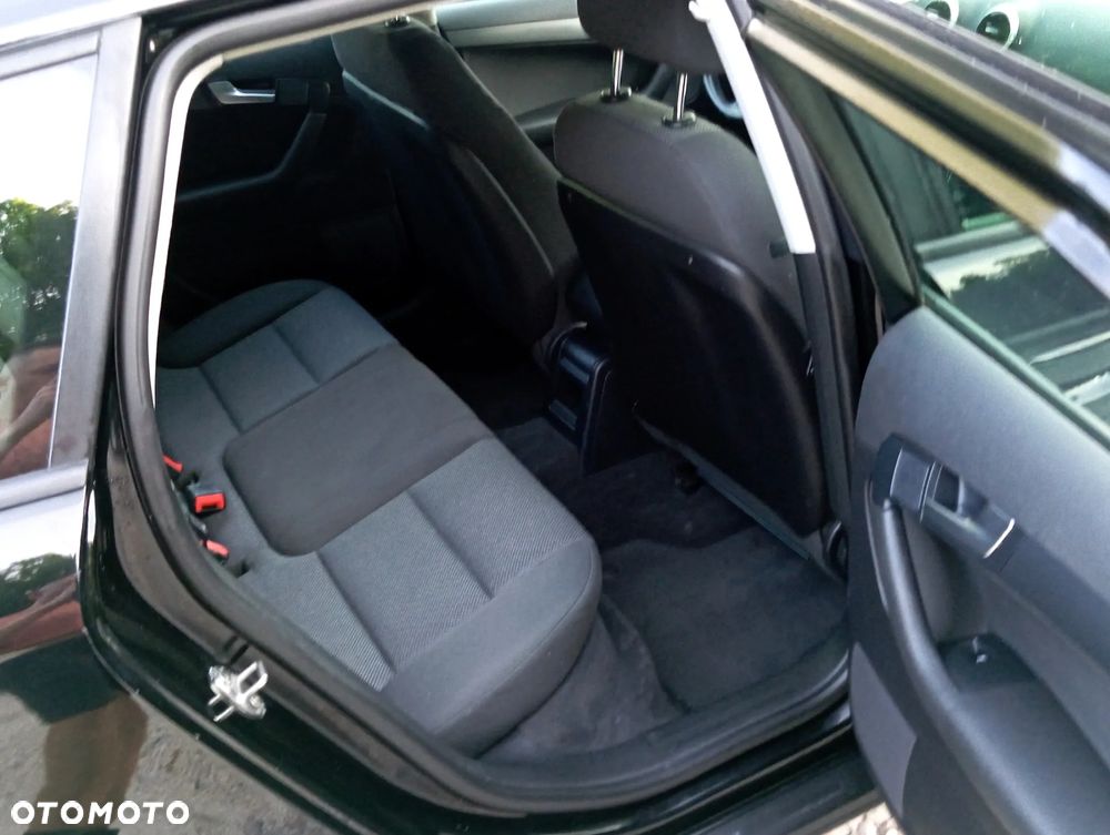 Audi A3 Sportback 1.6 Ambiente - 18