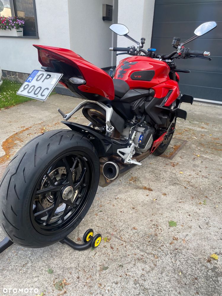 Ducati Streetfighter V2 - 7