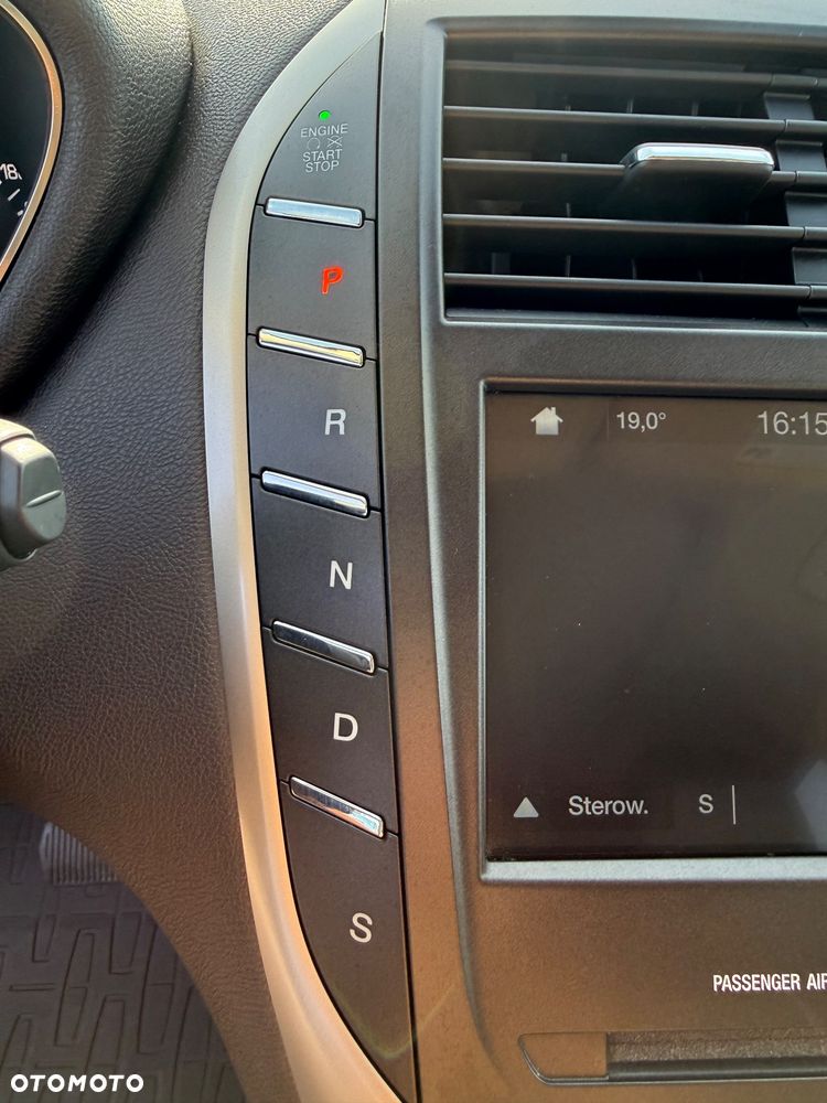 Lincoln MKC - 23