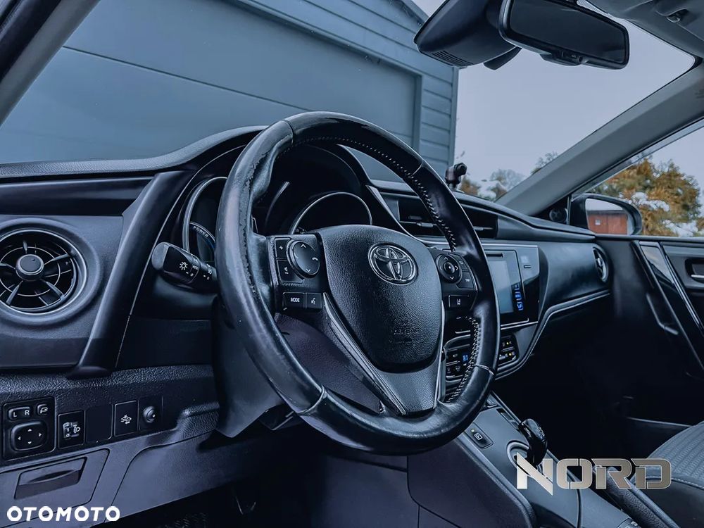 Toyota Auris 1.8 HSD Prestige - 13