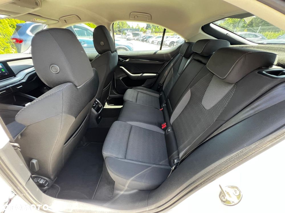 Skoda Octavia 2.0 TDI DSG Edition - 12