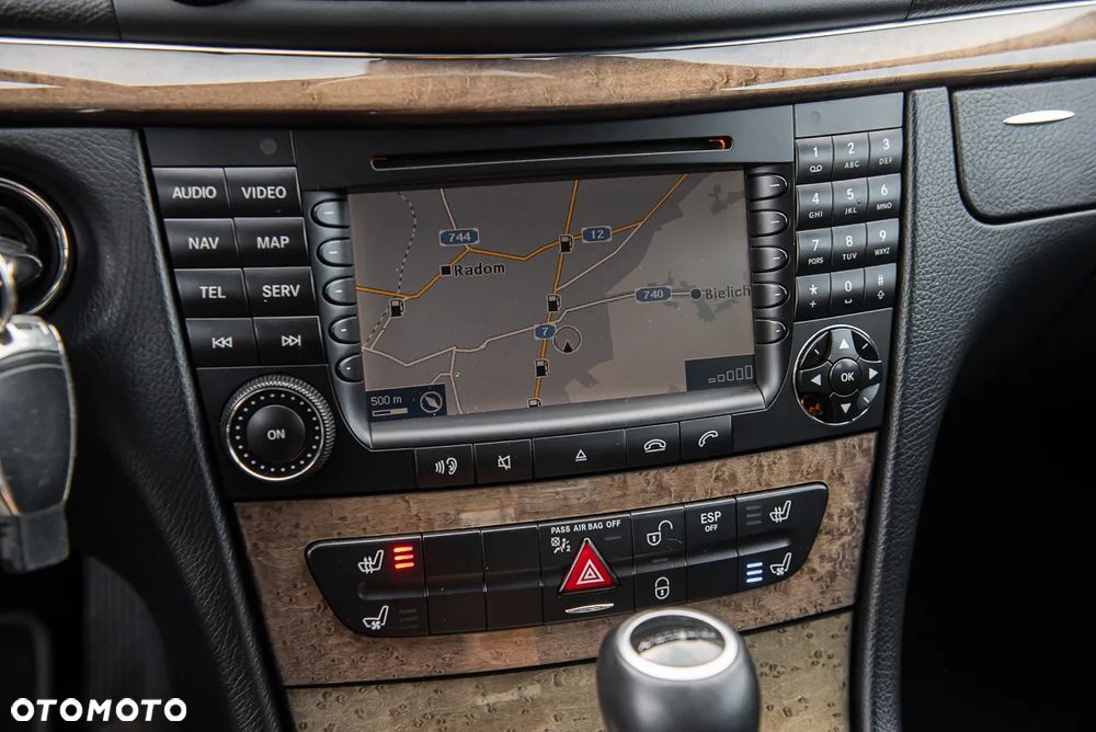 Mercedes-Benz Klasa E 320 CDI 4-Matic Avantgarde - 23