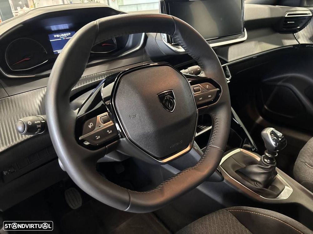 Peugeot 2008 1.2 Style - 12