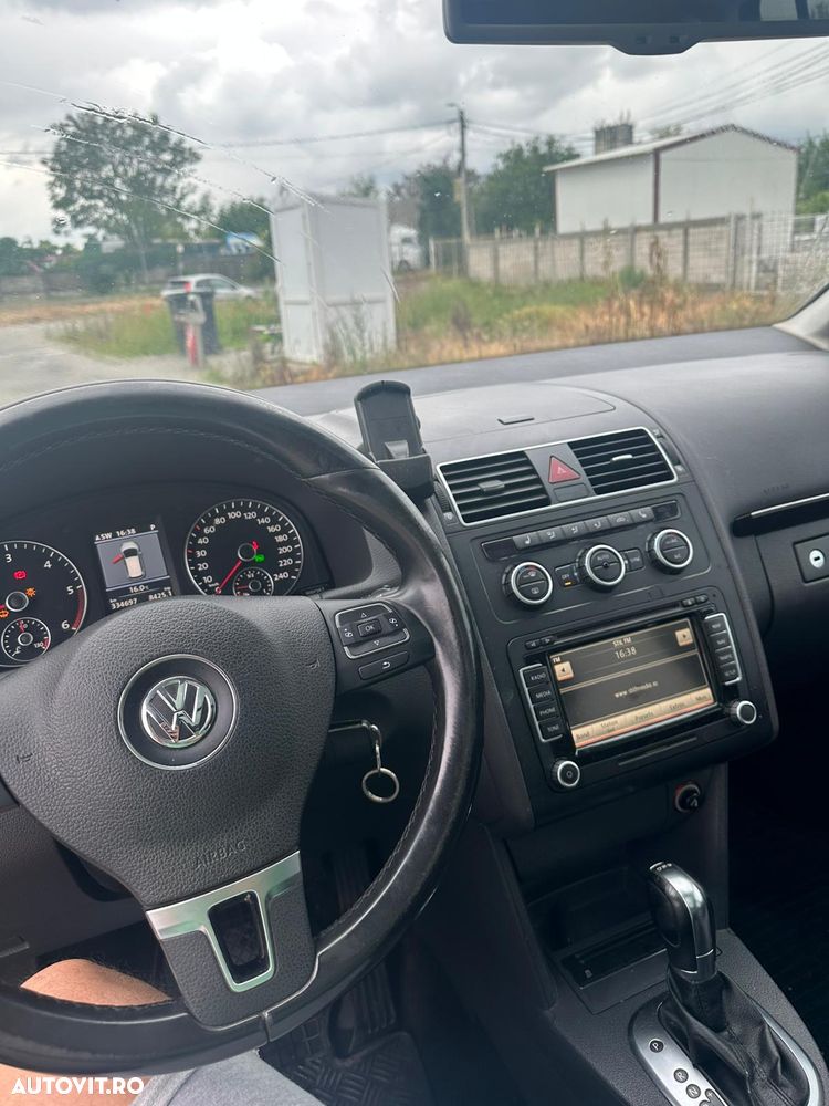 Volkswagen Touran 2.0 TDI Highline DSG - 2