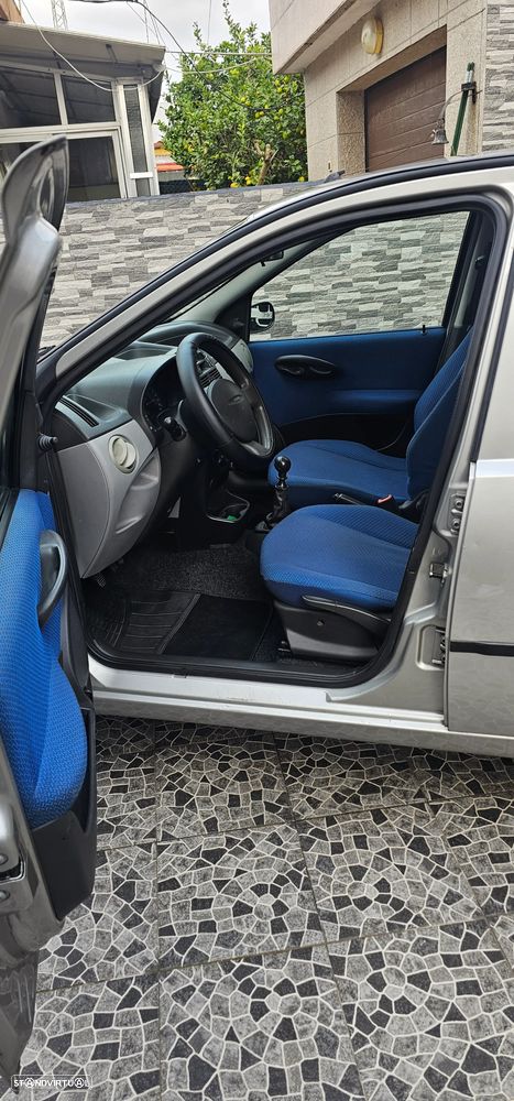 Fiat Punto 1.2 8V Active - 8