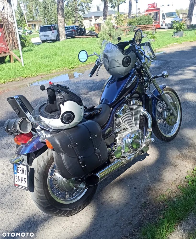 Suzuki Intruder - 1