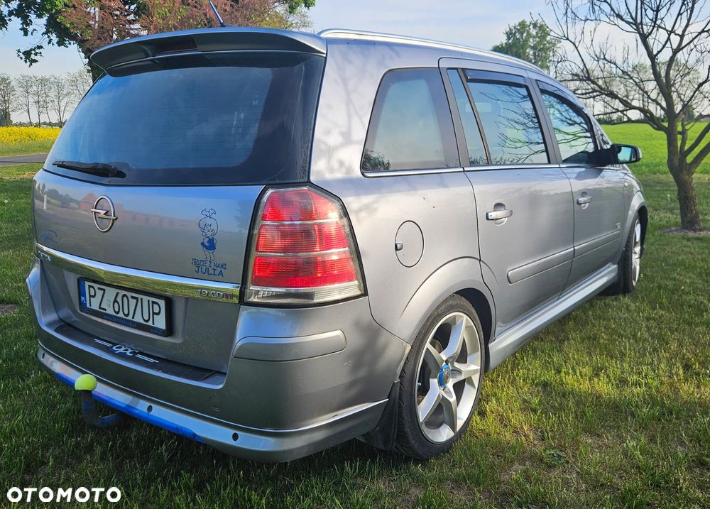 Opel Zafira 1.9 CDTI Cosmo ActiveSelect - 3