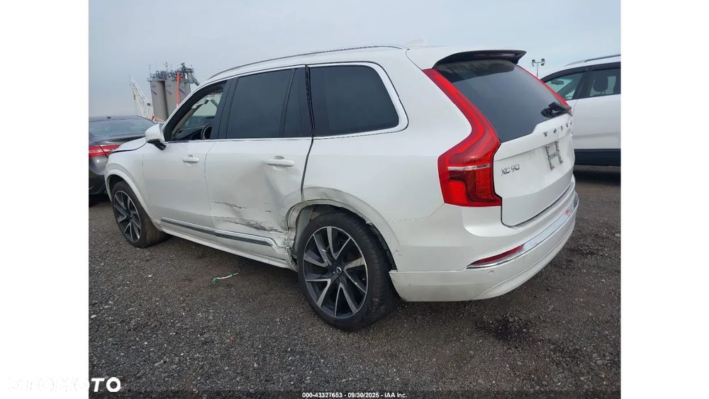 Volvo XC 90 - 9