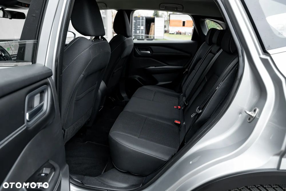 Nissan Qashqai 1.3 DIG-T N-Connecta - 27