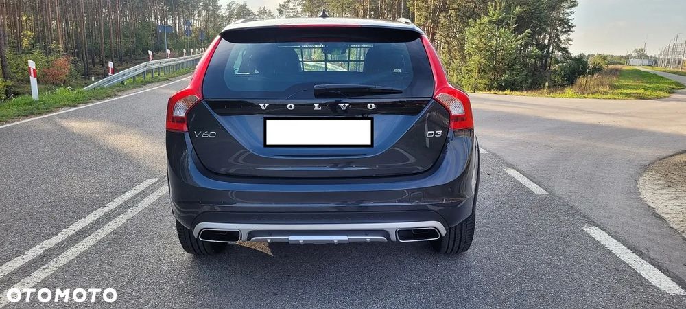 Volvo V60 Cross Country - 16