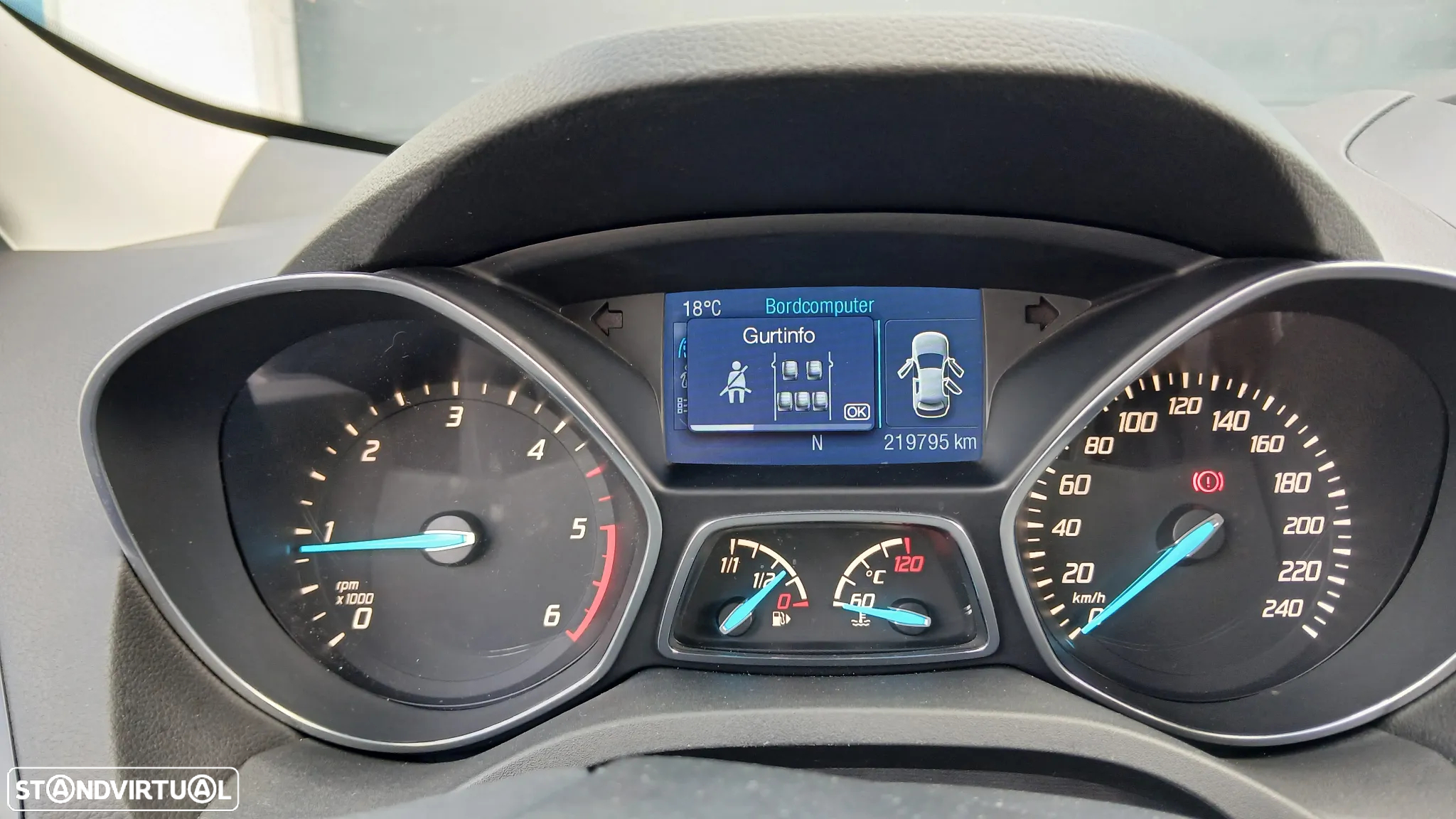 Ford Kuga 2.0 TDCi 2x4 Titanium - 8