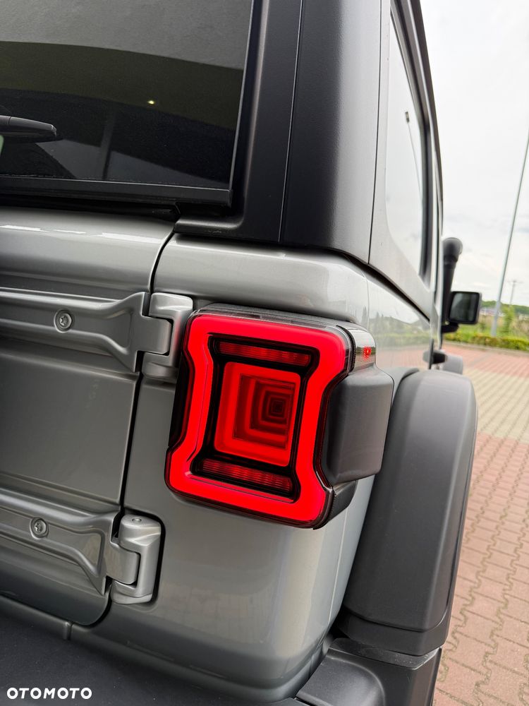 Jeep Wrangler 2.0 4xe Plug-In Hybrid Hardtop Sahara - 13