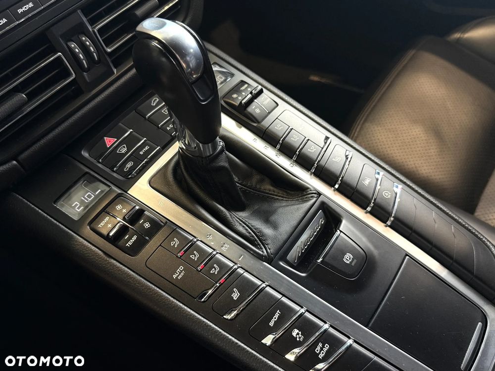 Porsche Macan Standard - 18