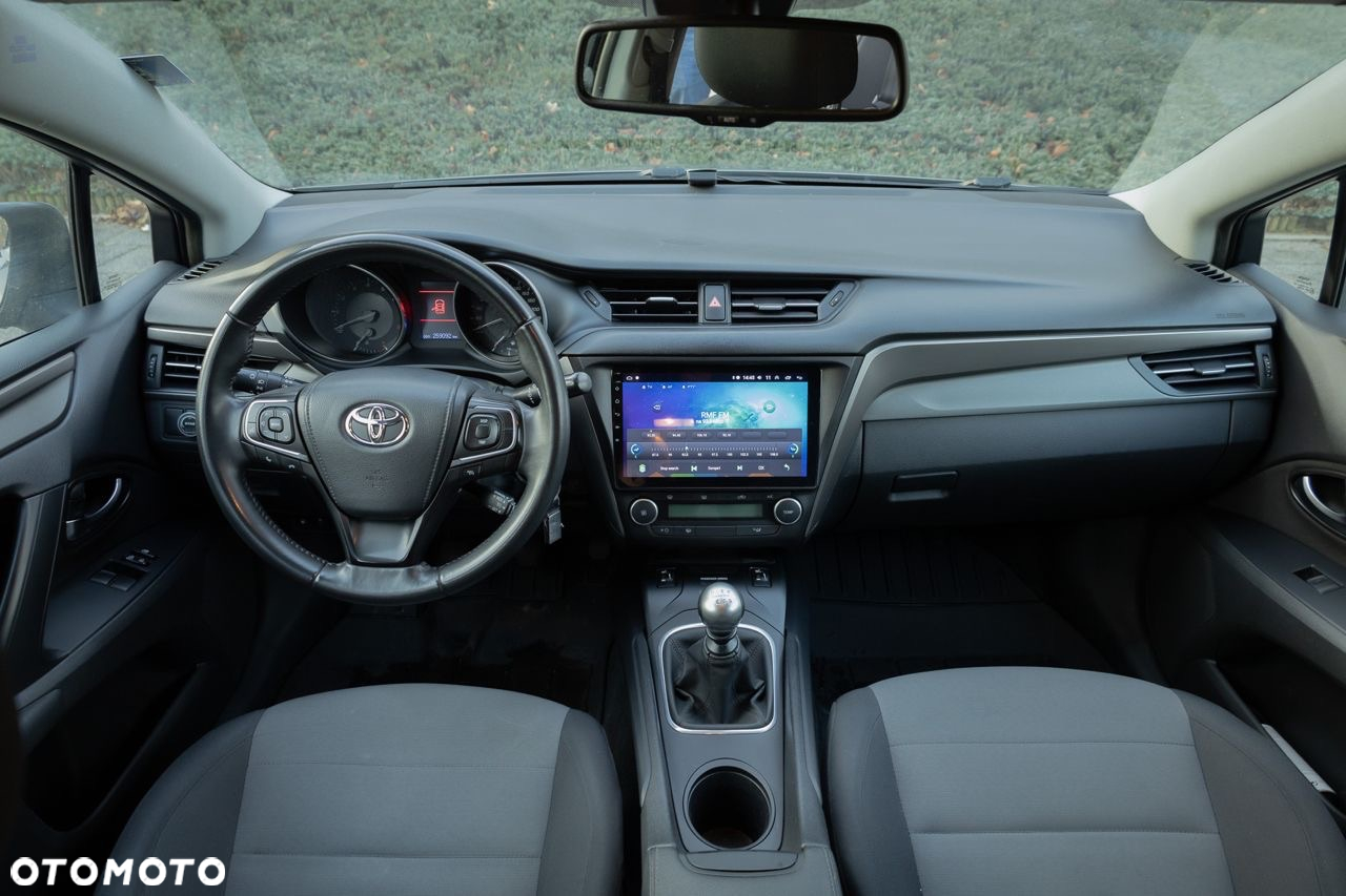 Toyota Avensis Combi 1.6 - 13