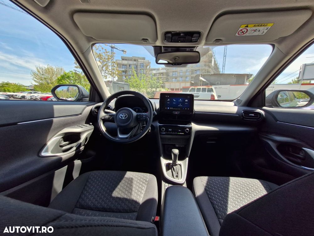Toyota Yaris Cross - 16