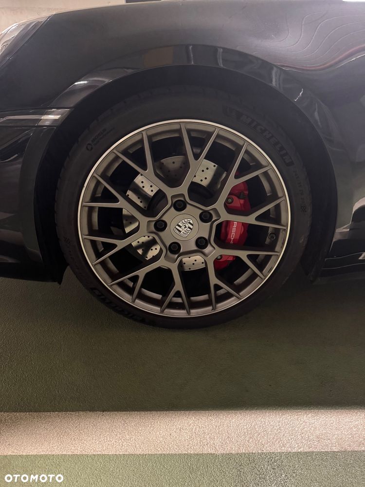 Porsche 911 Carrera S - 13