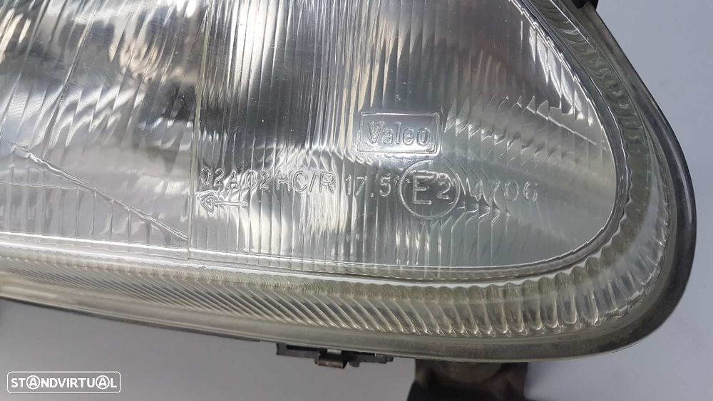 FAROL DIREITO RENAULT MEGANE I BERLINA HATCHBACK (BA0) 1.6E ALIZE - 2