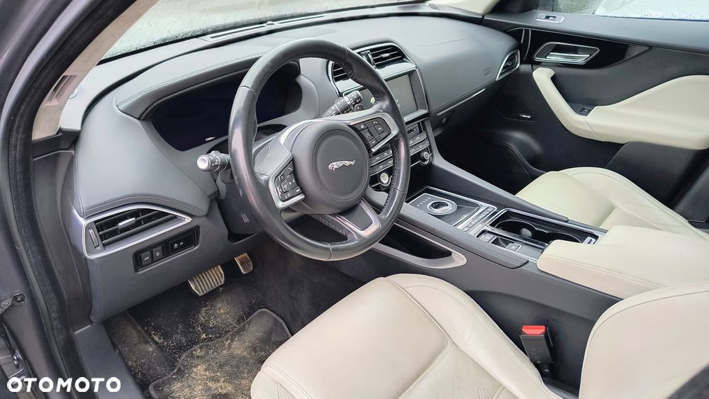 Jaguar F-Pace 2.0 i4D AWD Chequered Flag - 17