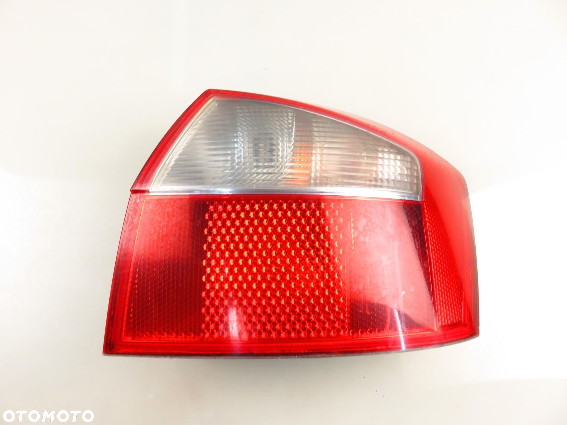 LAMPA PRAWA TYLNA AUDI A4 B6 Sedan (8E2) 8E0945096C - 1