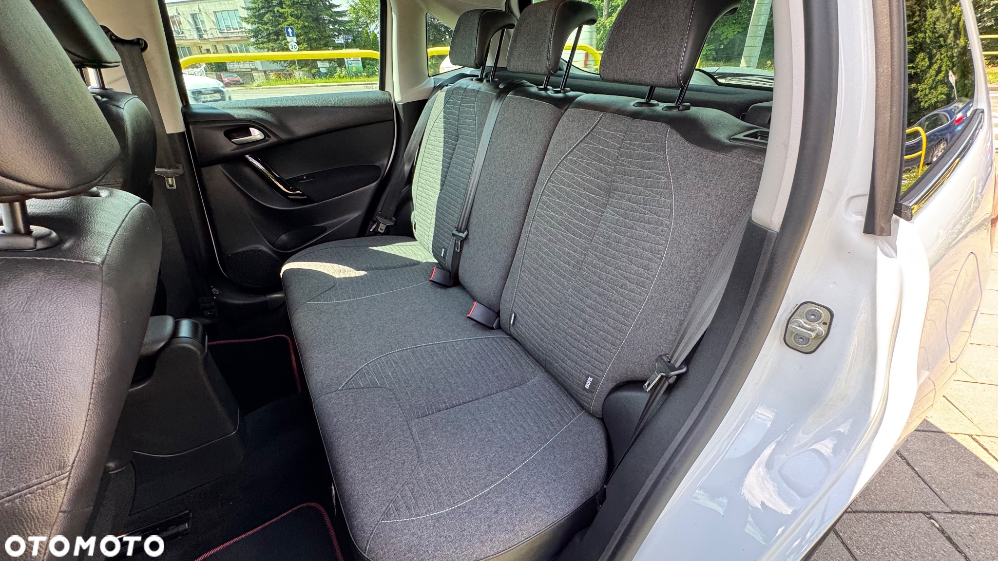Citroën C3 1.2 PureTech Exclusive - 25