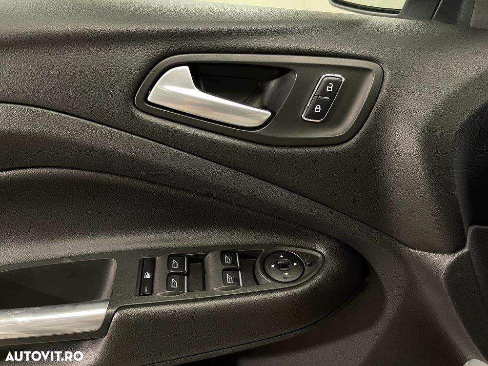 Ford Kuga 2.0 TDCi 4WD Powershift Titanium - 21