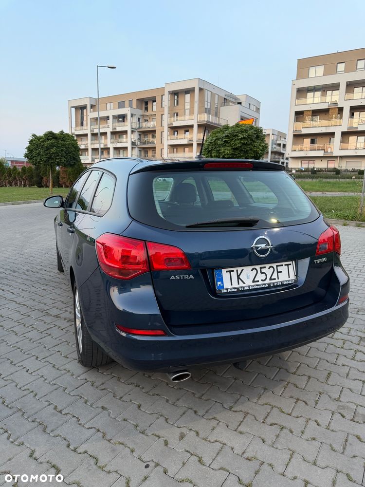 Opel Astra 1.4 Turbo - 4