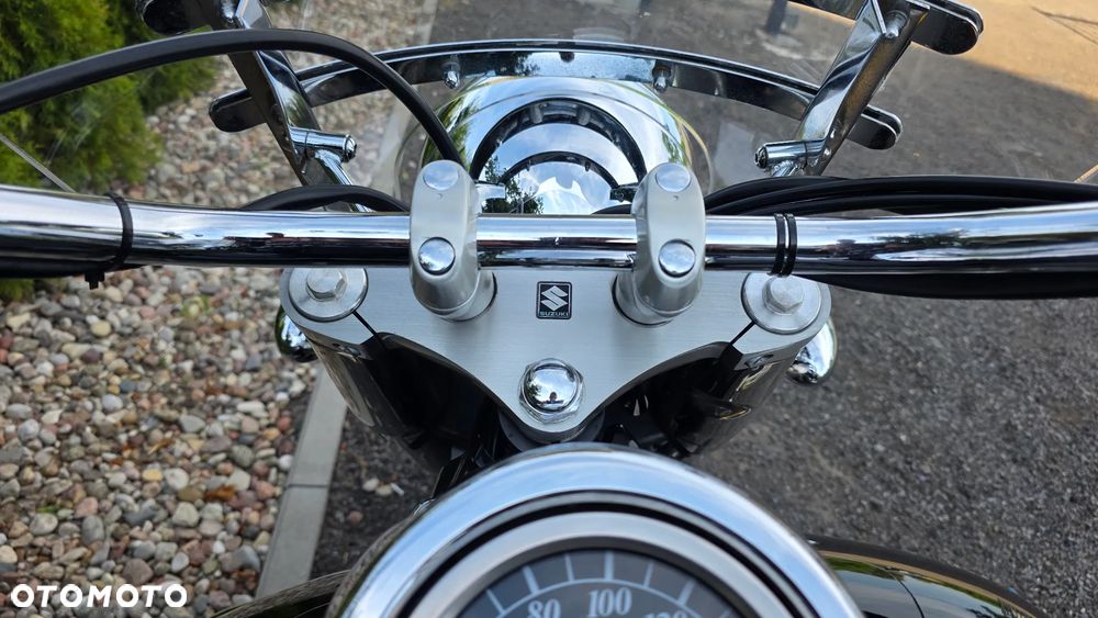 Suzuki Intruder - 24