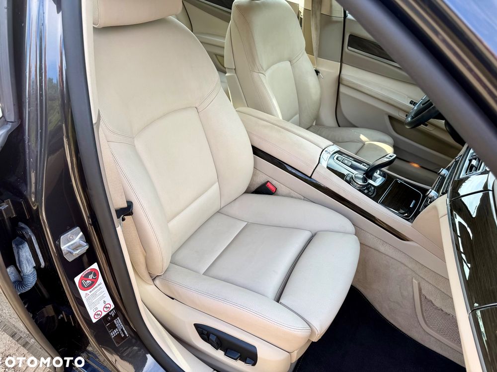 BMW Seria 7 - 30