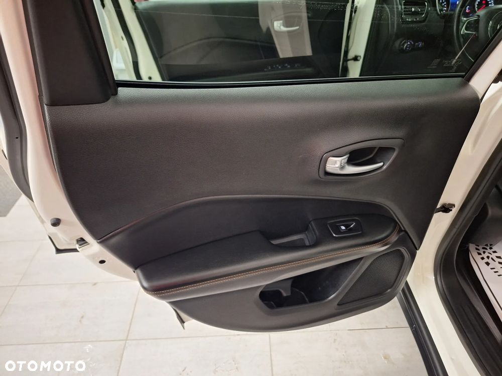 Jeep Compass 1.4 MultiAir Limited - 23