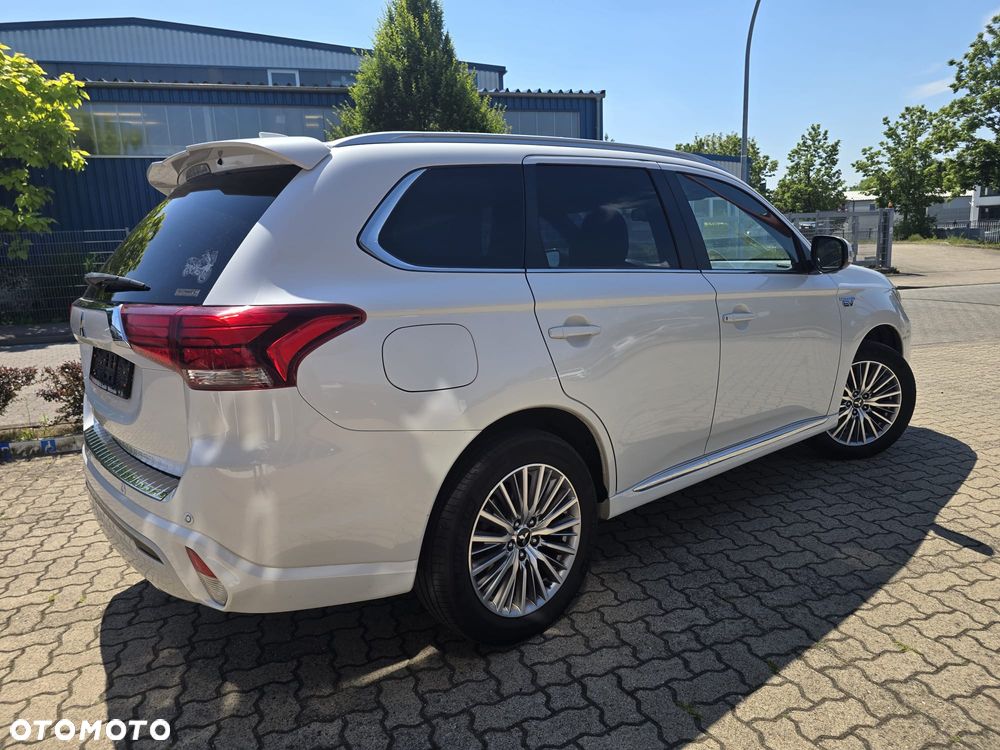 Mitsubishi Outlander 2.4 4WD Top - 7