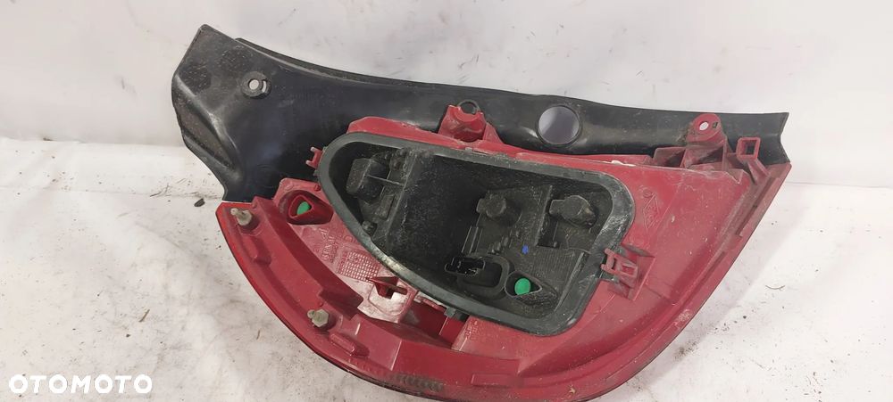 .  TYL TYLNA LAMPA PRAWA RENAULT CLIO 3 HB - 6