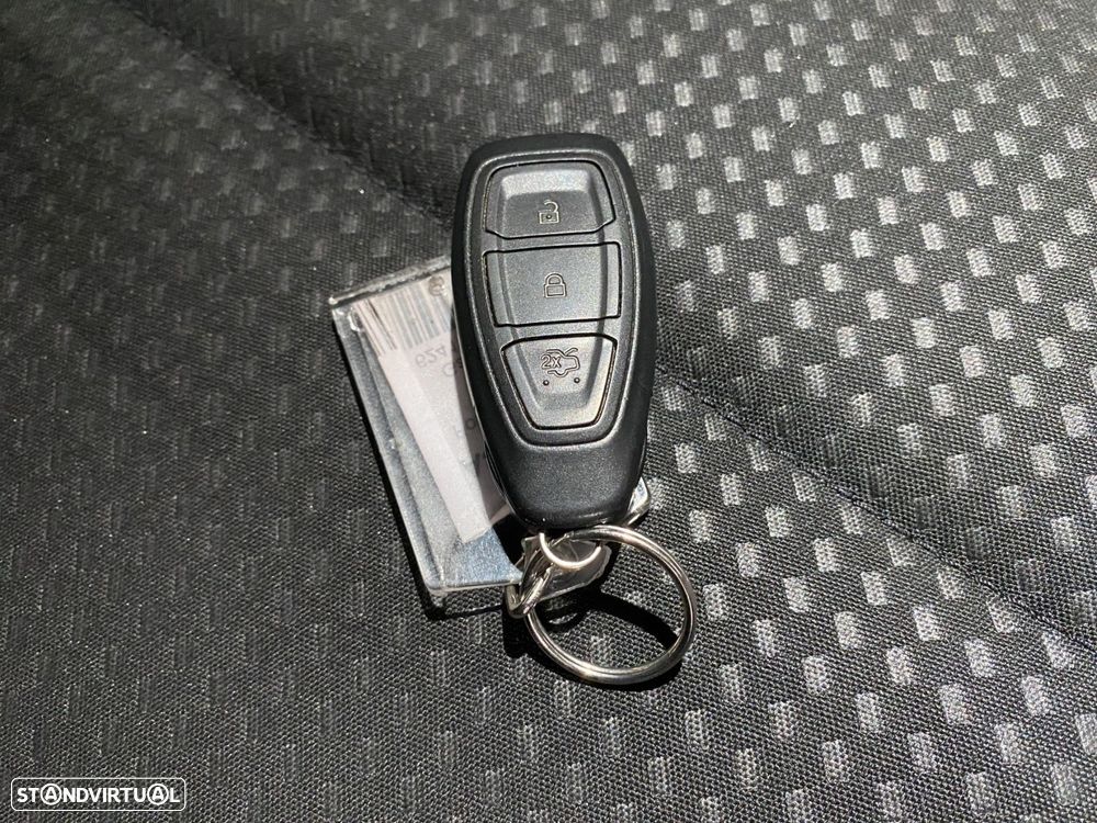 Ford Focus 1.0 EcoBoost MHEV ST-Line - 22