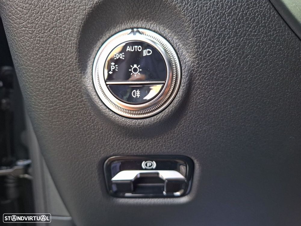Mercedes-Benz C 300 e AMG Line - 20