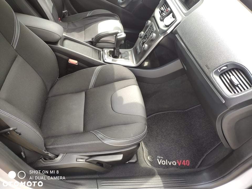 Volvo V40 D4 Drive-E Momentum - 5