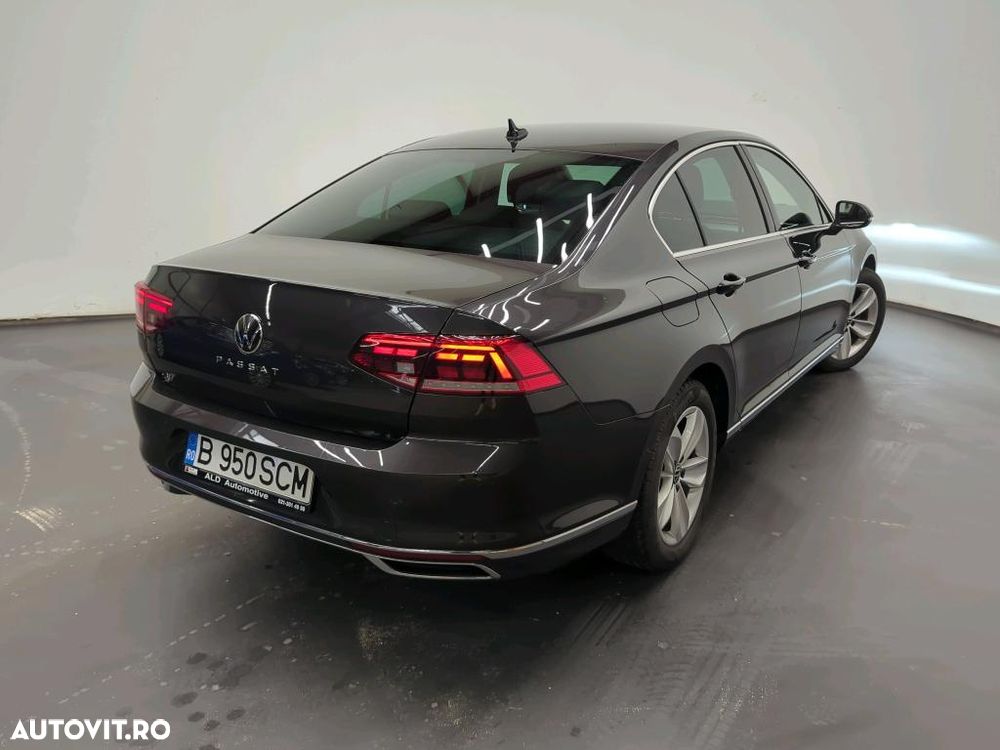 Volkswagen Passat - 2