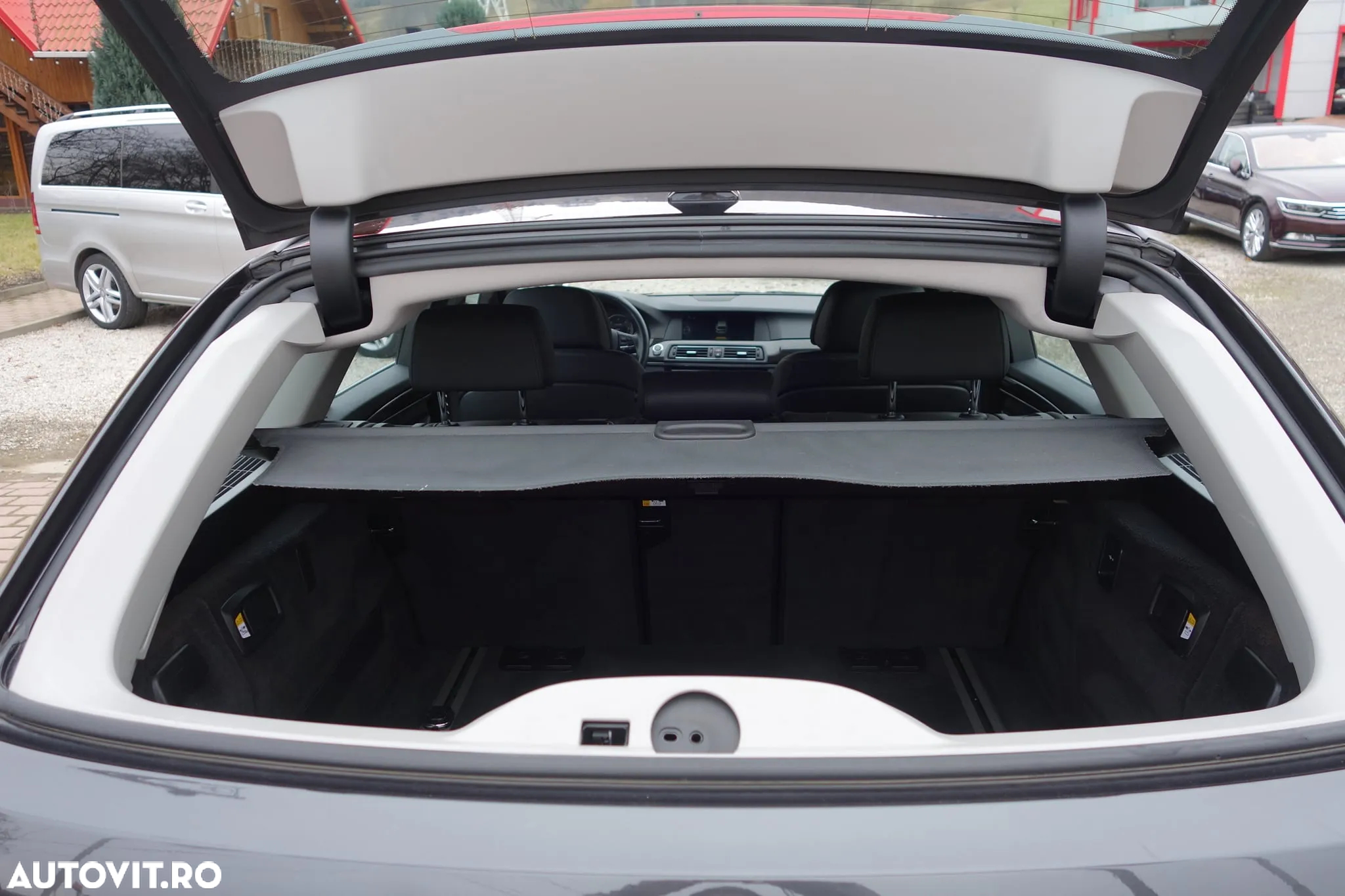 BMW Seria 5 530d xDrive Touring Aut. Luxury Line - 21