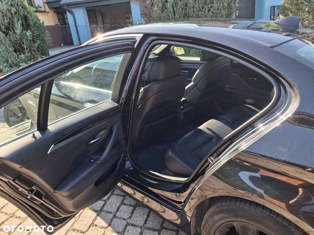 BMW Seria 5 528i xDrive Luxury Line - 13