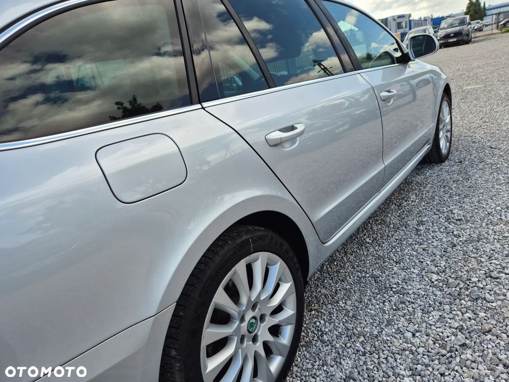 Skoda Superb 2.0 TDI DSG Exclusive - 22