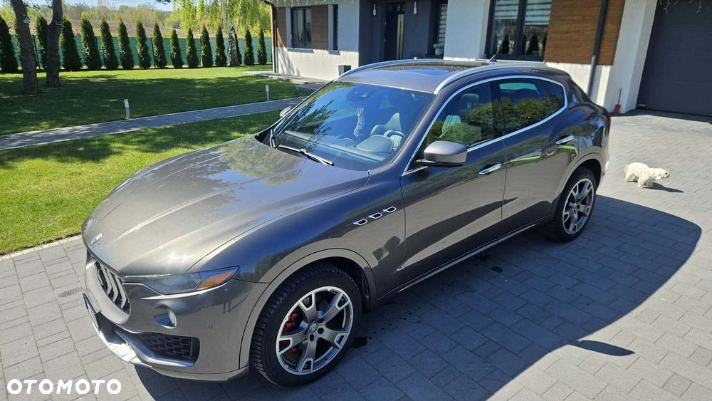 Maserati Levante Q4 Executive - 10
