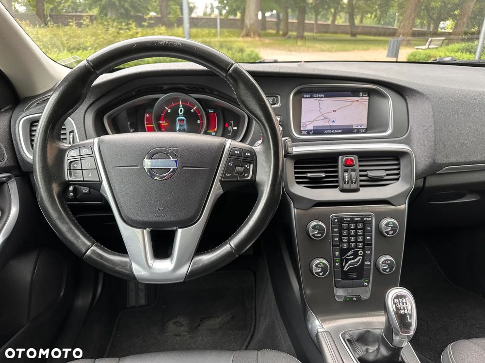 Volvo V40 D2 Summum - 36