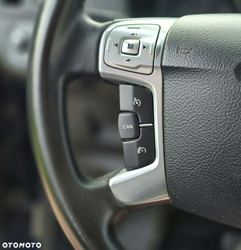 Ford Galaxy - 22