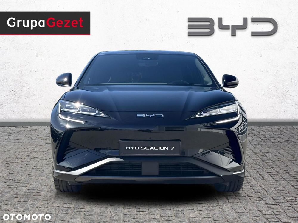 BYD Sealion 7 - 8