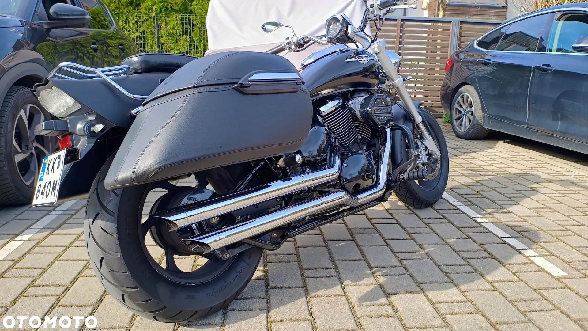 Suzuki Intruder - 11