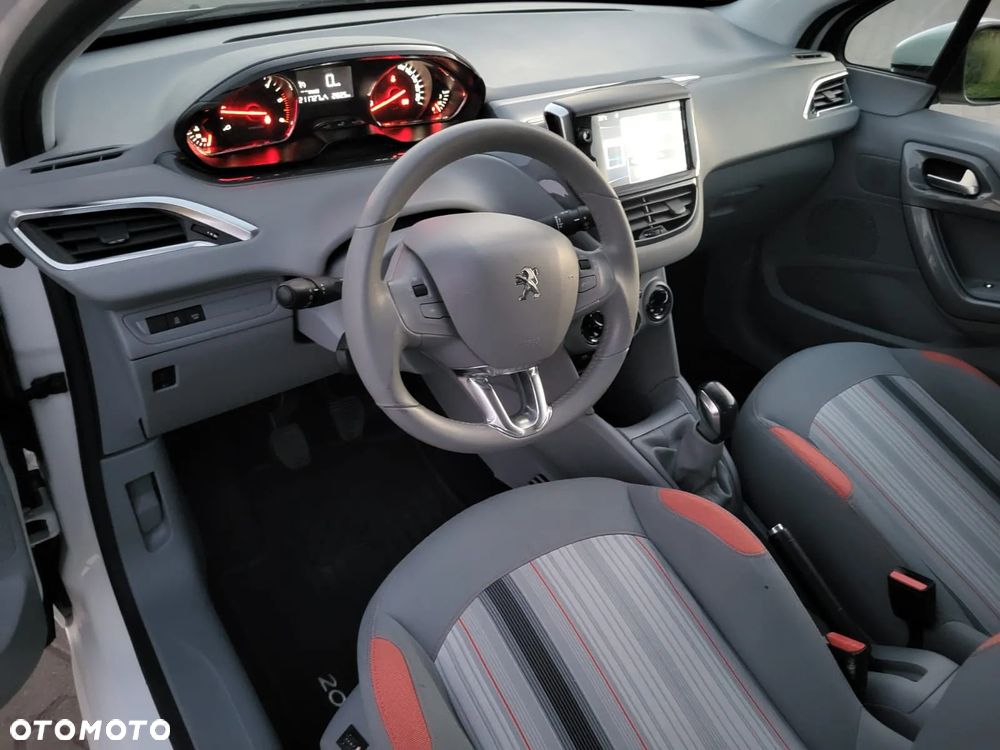 Peugeot 208 1.6 e-HDi Allure STT - 13